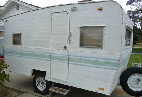 http://www.cannedhamtrailers.com/flippers/scampdeville/first11.jpg