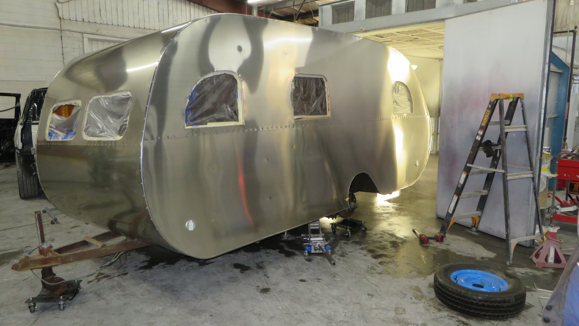 http://www.cannedhamtrailers.com/forum/47mainline/paintbooth.JPG