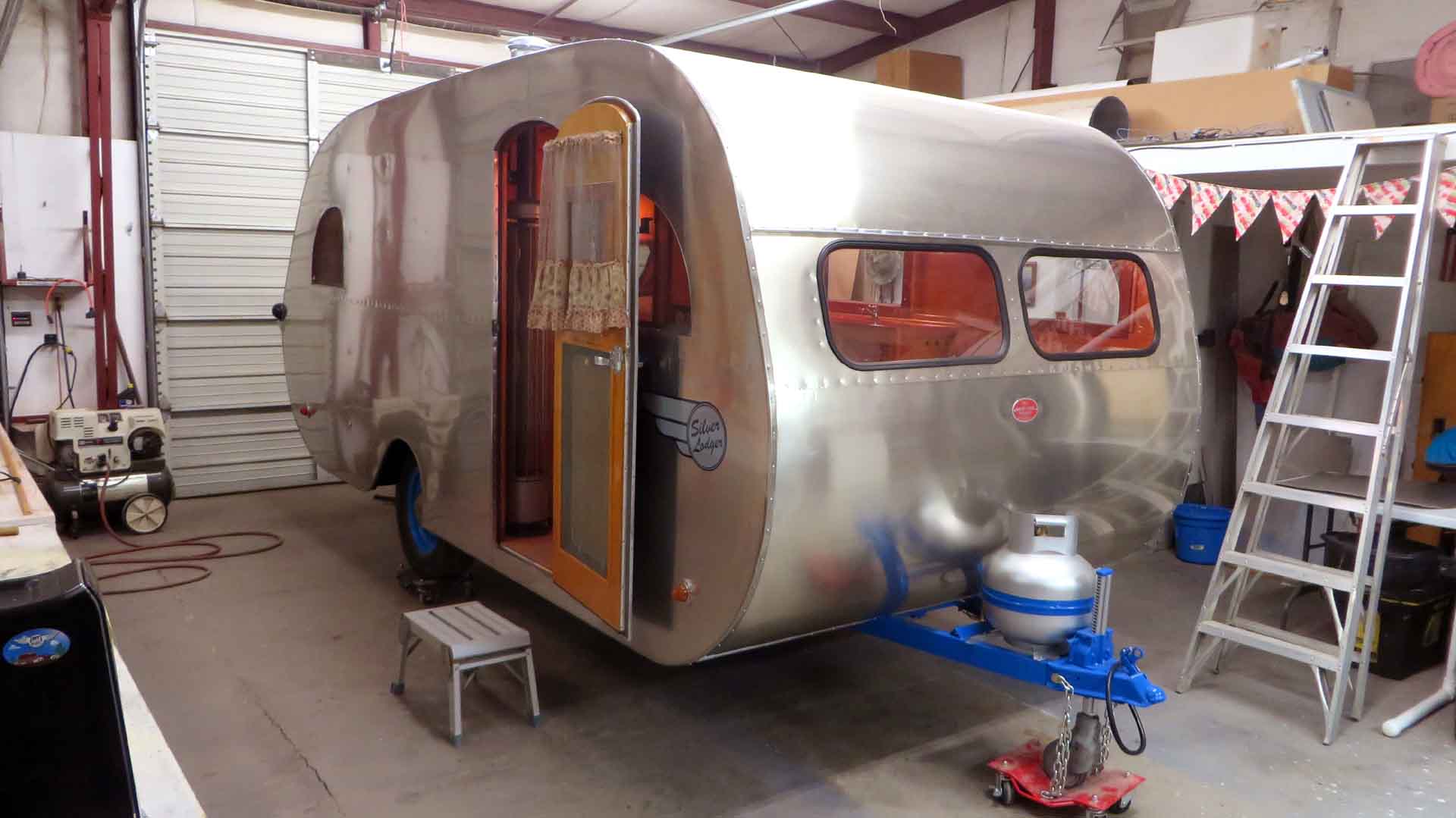 http://www.cannedhamtrailers.com/forum/47mainline/smallsize.jpg